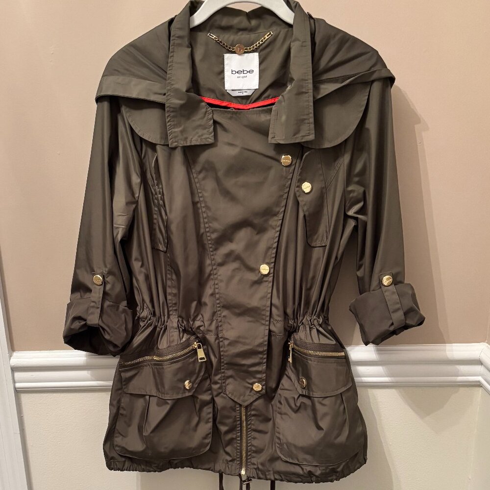 BEBE Woman's UTILITY/RAIN JACKET Size M in color Olive